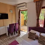 Pansion Oscar Summer Garden 3* Mostar