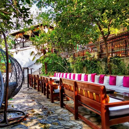 Pansion Oscar Summer Garden Maison d'hôtes