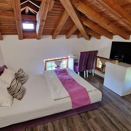 Pansion Oscar Summer Garden Πανσιόν 3*