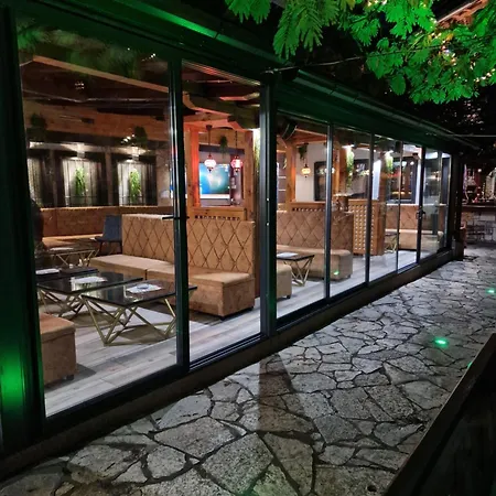Πανσιόν Pansion Oscar Summer Garden Μόσταρ