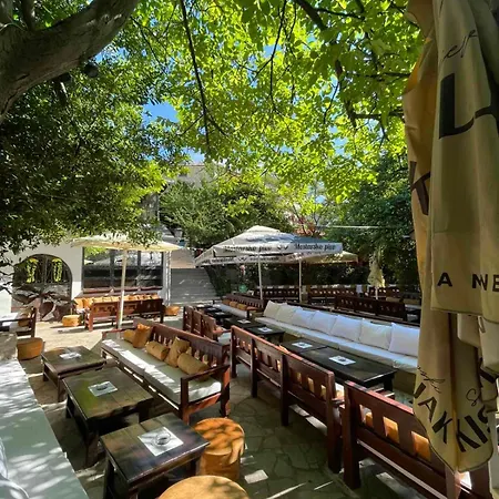 Pansion Oscar Summer Garden Πανσιόν