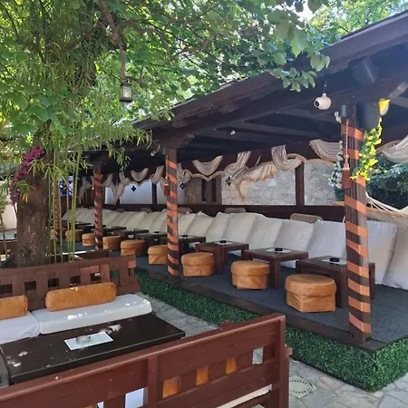 Pansion Oscar Summer Garden Πανσιόν 3*