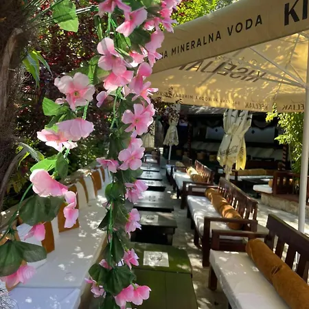 Pansion Oscar Summer Garden Πανσιόν Μόσταρ