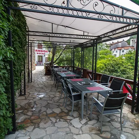 Pansion Oscar Summer Garden